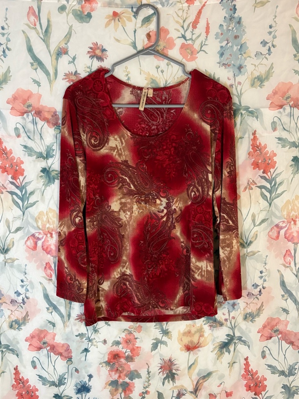 Vintage Susan Lawrence Red and Beige Paisley Long-Sleeve Scoop Neck Top